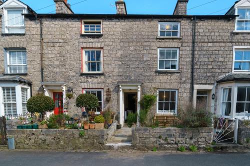 Church View Cottage - image 3