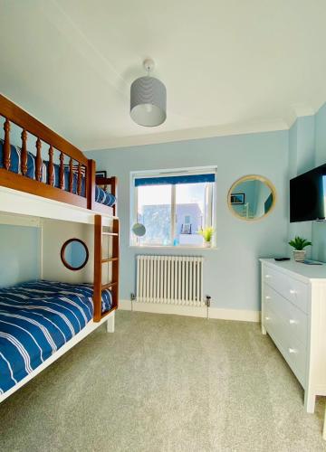 Nickleby Nook By the Sea - Meters to the Beach!, Kent