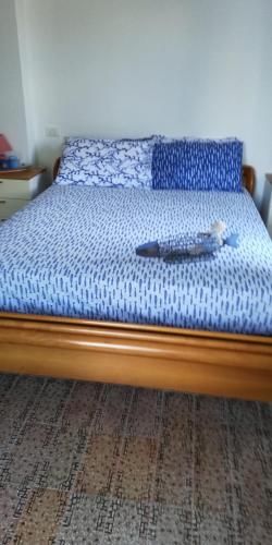 1 queen bed, 1 twin bed