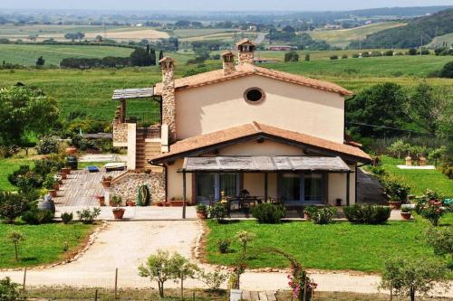  montecristo country house in Marsiliana