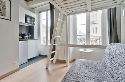 Pretty Mezzanine Studio in the Heart of Paris (2F), París (foto 9)