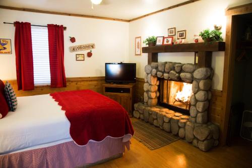 Sleepy Forest Cottages - Accommodation - Big Bear Lake