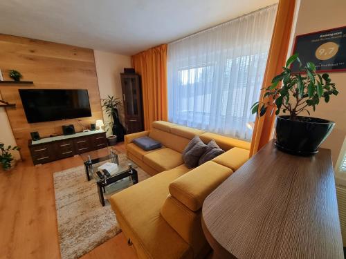 Foto 1: Apartment PineWood ***