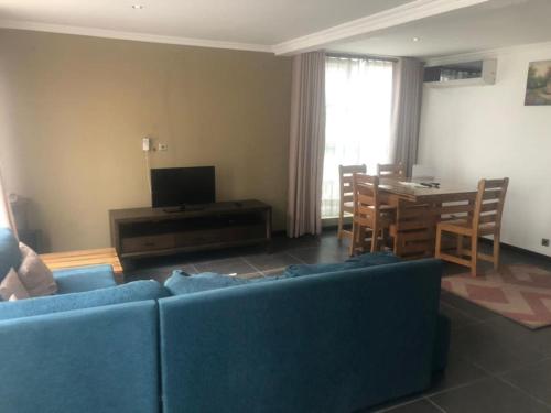 Super Comfy XL 2-Bed Apartment with Pool in Accra