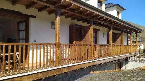 陽台/露台, Camin de Muniellos apartamentos rurales in 康加斯德爾納爾塞亞
