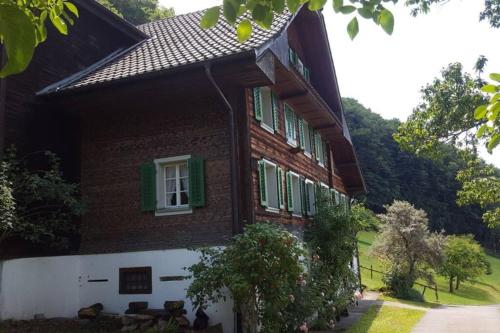 Bauernhaus mit Charme, Traumaussicht und Sauna in Weggis
