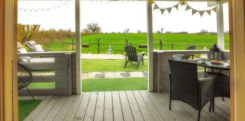 Sunset log cabin in Boxford (Suffolk)