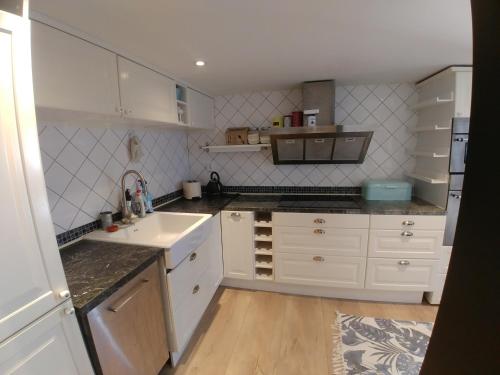 주방, Rosdala gård - gästhuset (Rosdala gard - gasthuset) in 크리스티안스타드