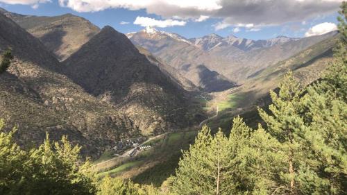 Hostal Montaña - image 2