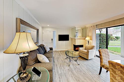 Silverado Retreat - 2 Adjacent Units & Pool condo - image 4
