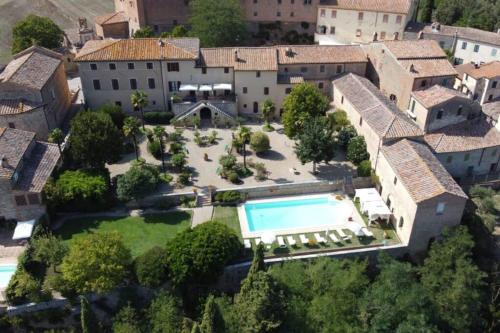  Pasqui Villas La Consuma villa storica in paese con vista pscina WiFi in San Giovanni dʼAsso