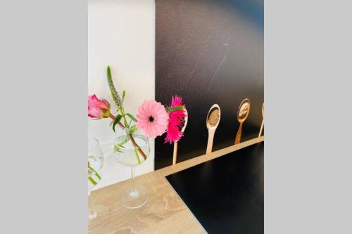 . Warm welkom! Zeer ruime privé studio met tuin