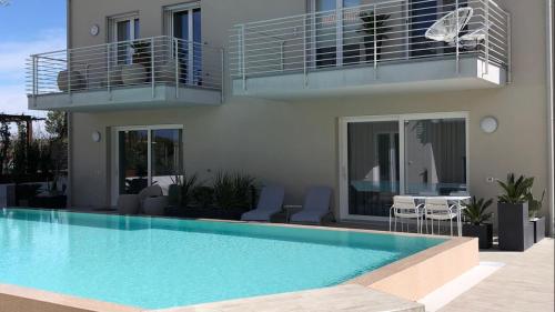  CENTRAL LAKESIDE APTSwimming Pool & Free Parking in Peschiera del Garda