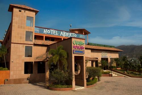 Camino Mexicano Hotel & Resort