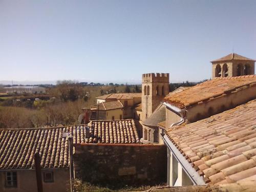 Maison de 100 m2 au coeur du village gîte à louer Caunes-Minervois