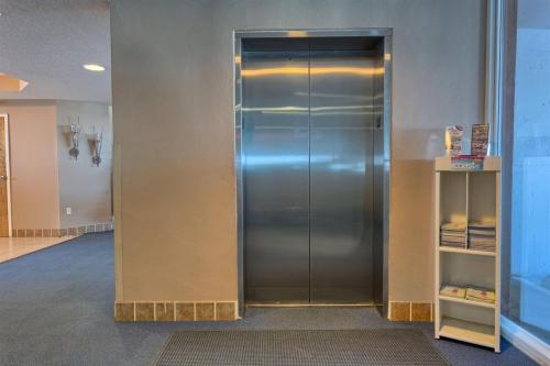 Lighthouse 711 by Meyer Vacation Rentals - main image