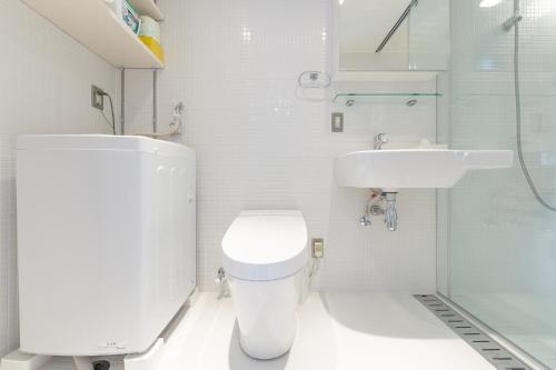 Superior Twin Room with City View image 10