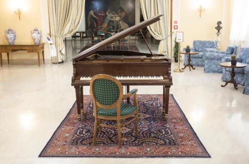 Hotel Napoleon - image 11