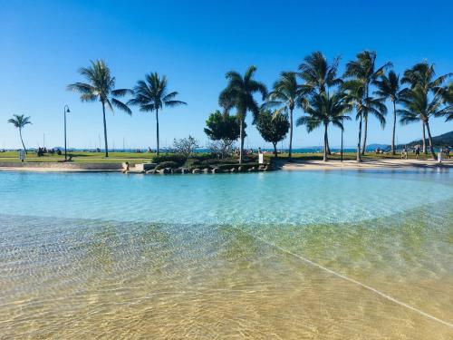 Úszómedence, Backpackers By The Bay in Whitsunday Islands