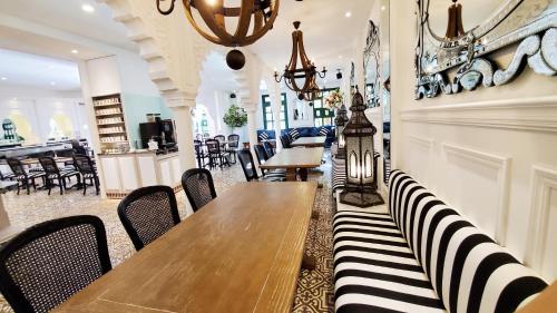 Restaurant, Amanda Hotel in South Beach