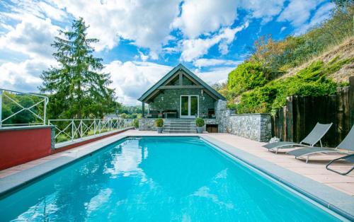 Enjoy Cottage - Holiday home with private swimming pool gîte à louer Haie du Postia