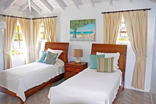 This is a beachfront 3 bedroom, 3 bathroom villa, family-friendly activities
