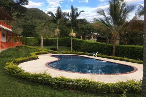 Casa Campestre Privada El Reposo con piscina y WIFI in La Vega