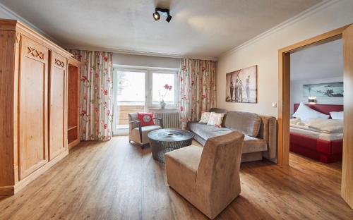 Hüttl Relax Appartements - Apartment - Saalbach Hinterglemm