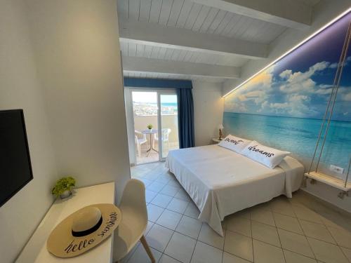 Comfort Double Room with Balcony, Partial Sea View and Beach Access