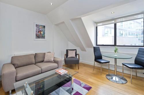 Red Lion Court by City2Stay - image 10