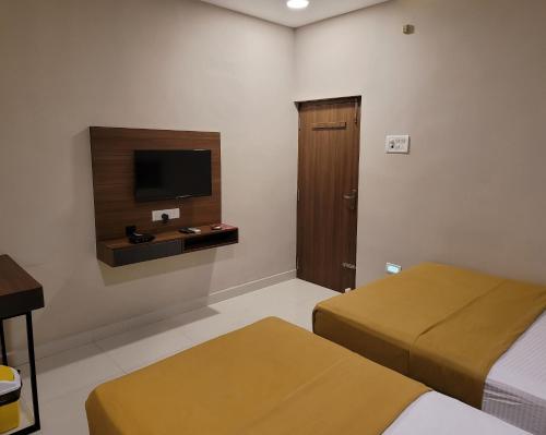 Guestroom, M Square in Thottapalayam