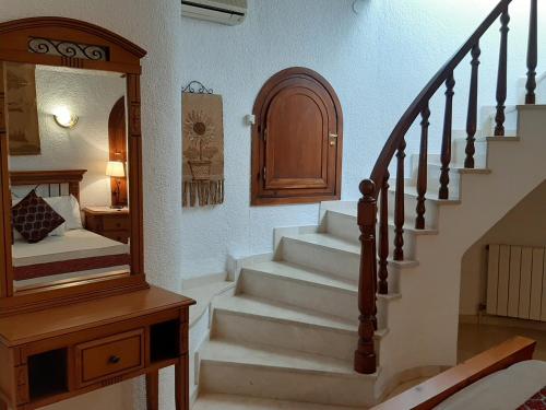 Villa Limon - Tropical Oasis with Private Pool in อัดซูเบีย