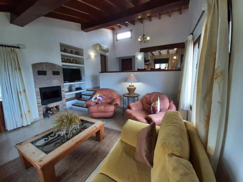 Villa Limon - Tropical Oasis with Private Pool in อัดซูเบีย