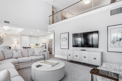Naples Square Paradise - image 2