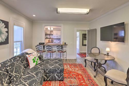 . Charming & Walkable Fairport Village Apartment!