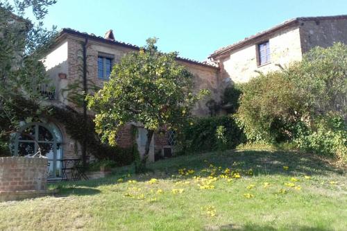 Il Tribbio vicino al paese piscina,oliveto,WiFi