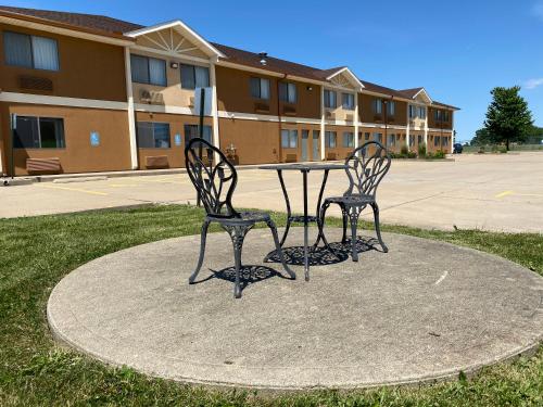 Quality Inn Morton at I-74 Quality Inn Morton at I-74