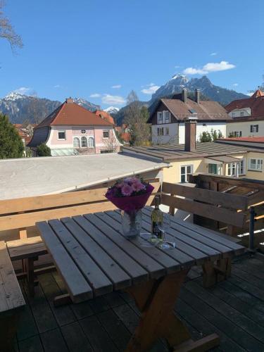 Apartment with Mountain View