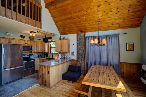 Bears' Choice Cabin - image 3