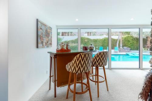 Palm Springs Style - image 2
