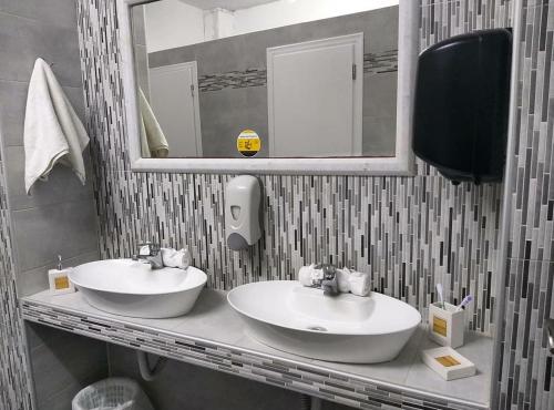 Youth Hostel Anna – Perissa, UT