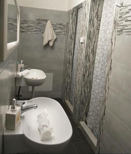 Youth Hostel Anna – Perissa, UT