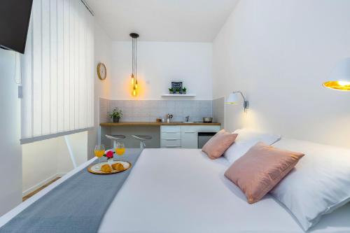 Rijeka Apartments TERRA I & II in the Old Town