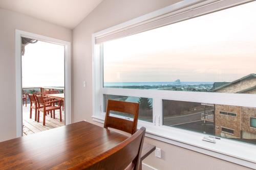 Luxury Peregrine home panoramic views hot tub - image 4