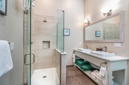 Luxury Peregrine home panoramic views hot tub - image 6