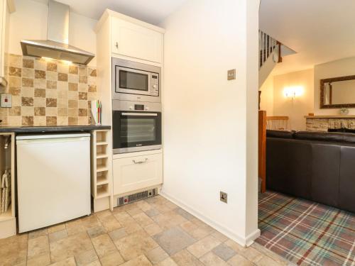 Old Forge Cottage - image 11