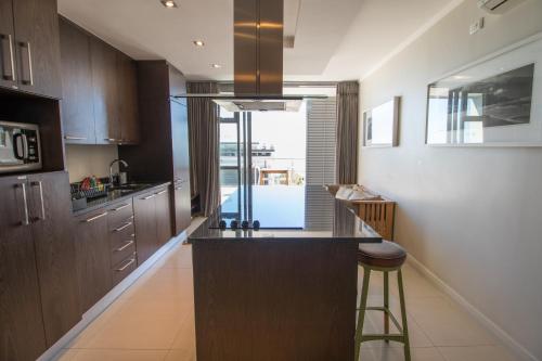 Camps Bay studio apartment - The Crystal - image 5