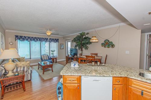 2 Bedroom Apartment with Ocean Views! Palace Resort 308 - main image