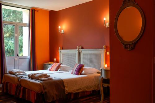 3 twin beds