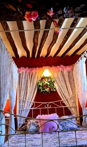 Room in Lodge - Romantic getaway to Cuenca at La Quinta de Malu